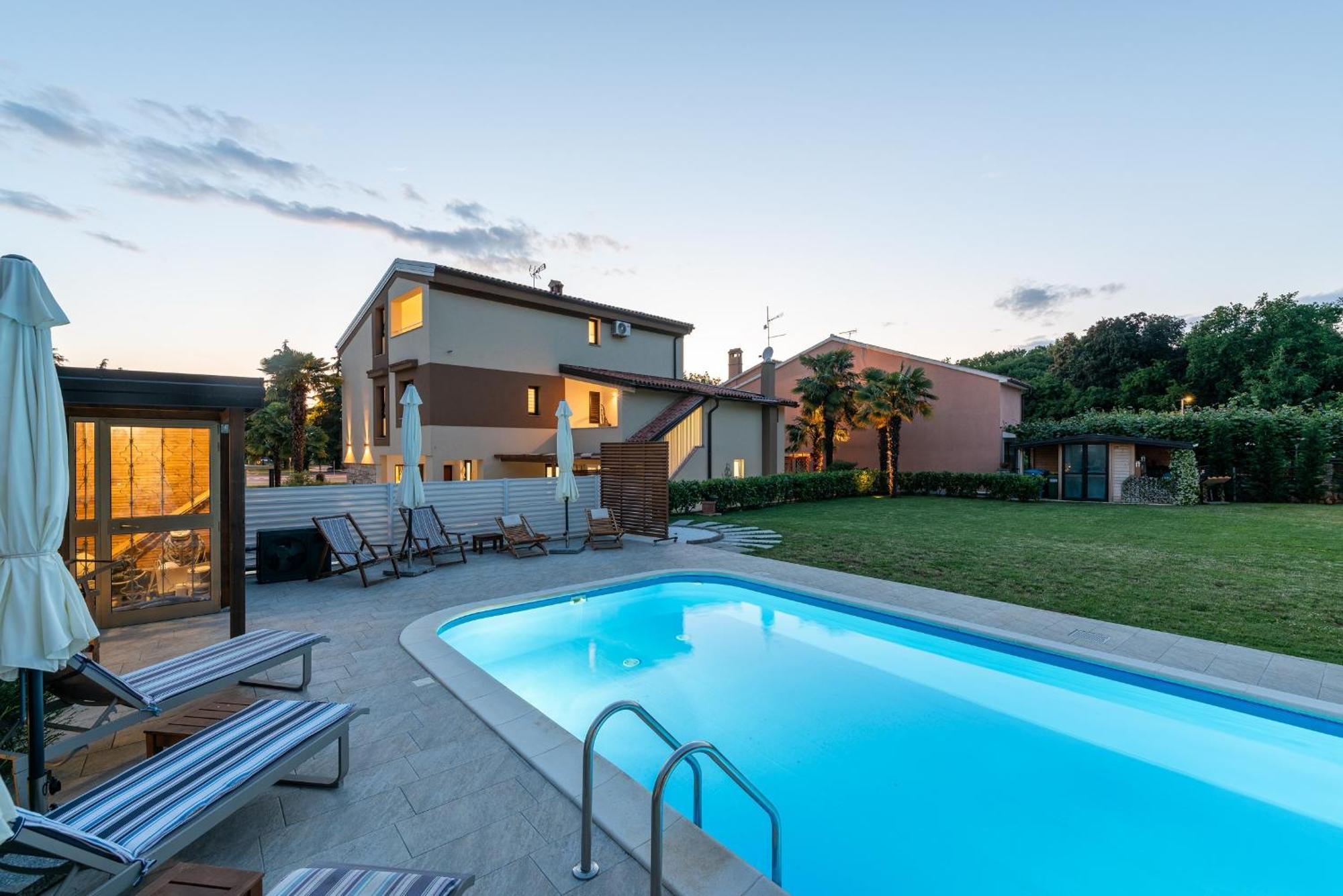 App Sandro With Common Pool Poreč Exterior foto